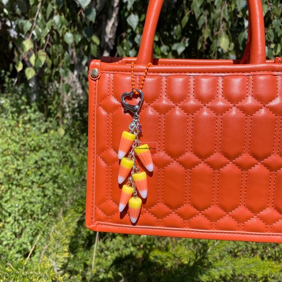 Candy Corn Cluster Halloween Bag Purse Charm Keychain SILVER - Picture 5 of 9